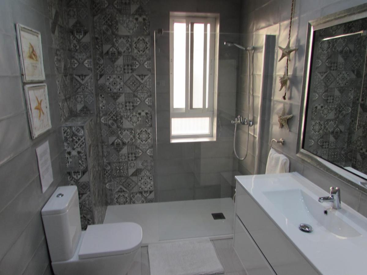 Apartamento A 50 Metros De La Playa Malagueta Con Vistas Al Mar Málaga Esterno foto