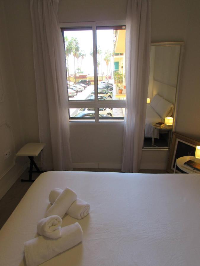 Apartamento A 50 Metros De La Playa Malagueta Con Vistas Al Mar Málaga Esterno foto