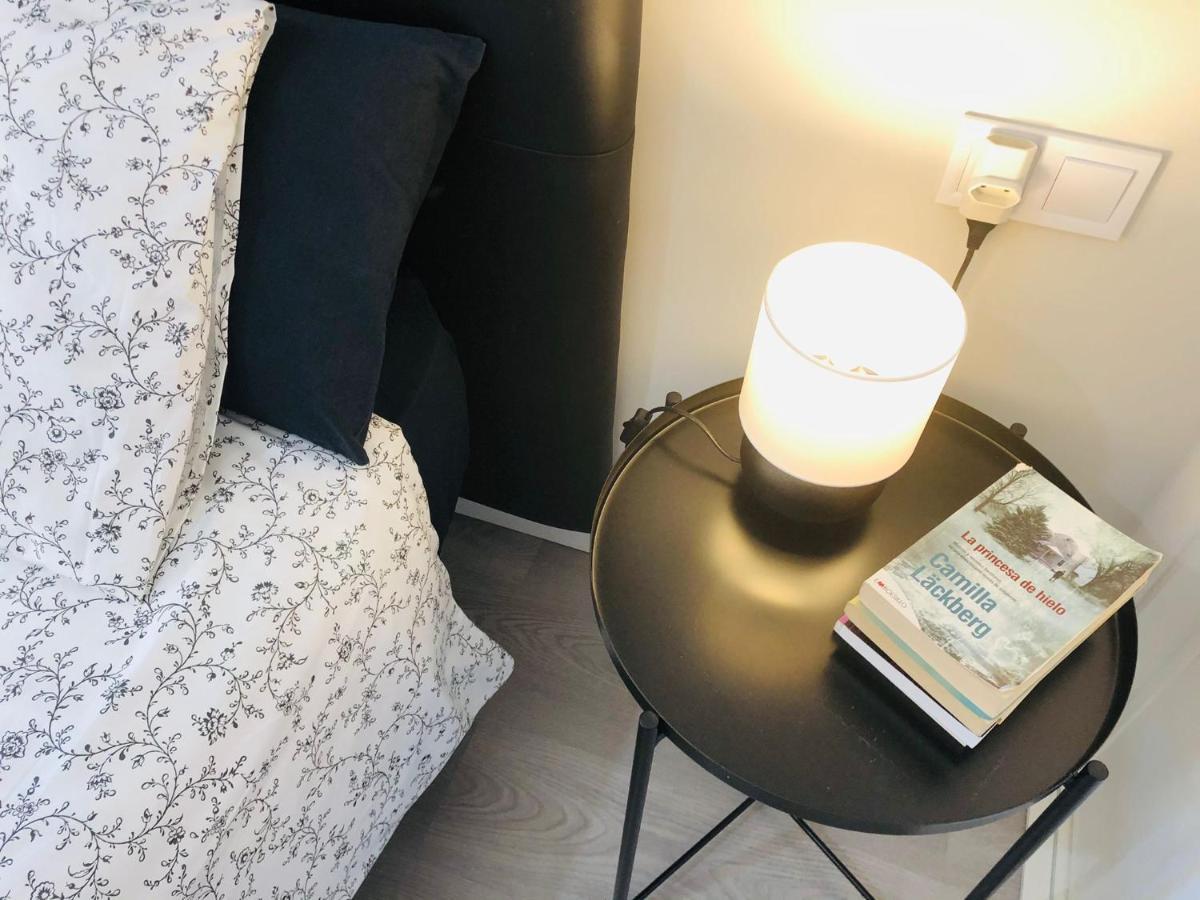 Apartamento A 50 Metros De La Playa Malagueta Con Vistas Al Mar Málaga Esterno foto